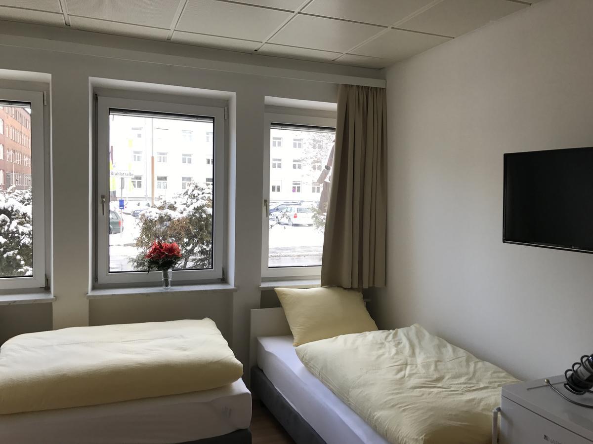 Montagehotel Bed & Steel لينتز المظهر الخارجي الصورة